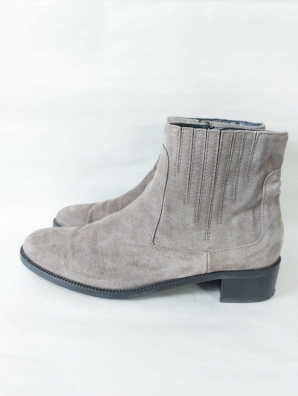 Aquatalia Oribella Women Preppy Chelsea Boots 9.5 Gray Suede Western Casual Zip